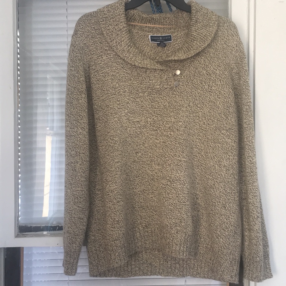 Button cuffed neck sweater in color sand
